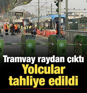 Emin&ouml;n&uuml;'nde tramvay raydan &ccedil;ıktı: Yolcular tahliye edildi!