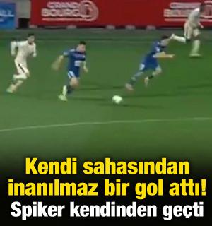 Kendi sahasından inanılmaz gol! Spikerin &ccedil;ıldırdığı anlar g&uuml;ndem oldu