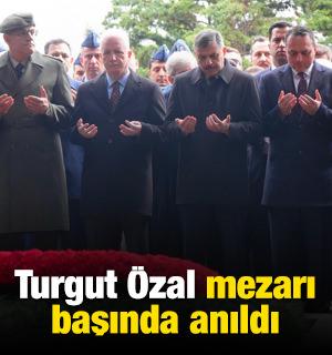 8'inci Cumhurbaşkanı Turgut &Ouml;zal mezarı başında anıldı