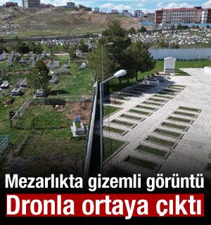 Mezarlıkta dikkat &ccedil;eken detay: Kabirlerin kıble y&ouml;n&uuml; farklı &ccedil;ıktı