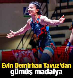 Evin Demirhan Yavuz'dan g&uuml;m&uuml;ş madalya