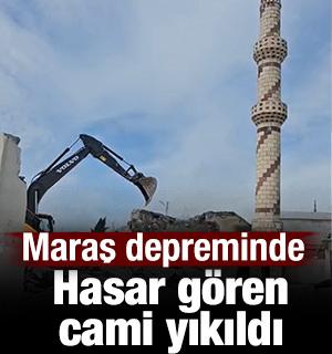 Maraş depremlerinde hasar g&ouml;ren cami yıkıldı