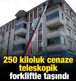 250 kiloluk cenaze teleskopik forkliftle taşındı
