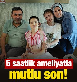 Skolyozla ge&ccedil;en &ccedil;ocukluğu tarihe karıştı: 5 saatlik ameliyatla mutlu son!