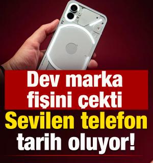 Sevilen telefon tarih oluyor! Dev marka fişini &ccedil;ekti