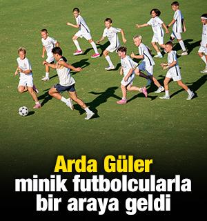 Arda G&uuml;ler, minik futbolcularla bir araya geldi