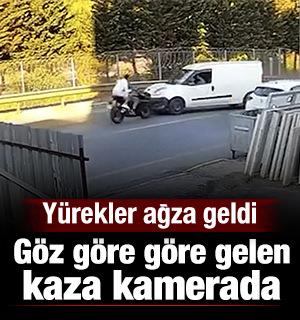 Sultanbeyli'de motosiklet ile hafif ticari aracın &ccedil;arpıştığı kaza kamerada