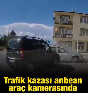 Trafik kazası anbean ara&ccedil; kamerasında