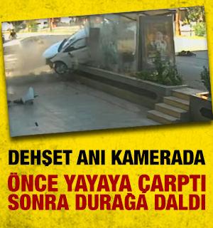 Antalya'da dehşet anı kamerada! &Ouml;nce yayaya &ccedil;arptı, sonra durağa daldı: 1'i ağır 3 yaralı