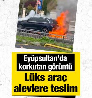 Ey&uuml;psultan'da park halindeki ara&ccedil; alevlere teslim oldu