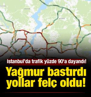 Yağmur bastırdı, yollar fel&ccedil; oldu: İstanbul&rsquo;da trafik y&uuml;zde 90'a dayandı!