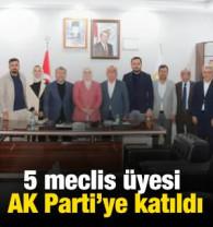 5 meclis &uuml;yesi AK Parti&rsquo;ye katıldı