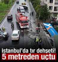 Sultangazi&rsquo;de tır dehşeti! Karşı şeride ge&ccedil;ip 5 metreden aşağı u&ccedil;tu